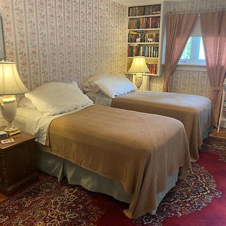 Bernard Gray Hall Bed And Breakfast ナイアガラオンザレイク エクステリア 写真