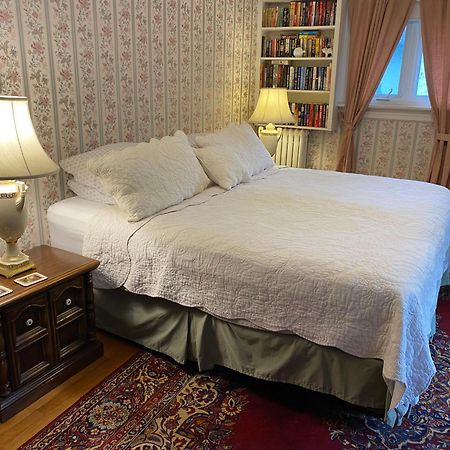 Bernard Gray Hall Bed And Breakfast ナイアガラオンザレイク エクステリア 写真
