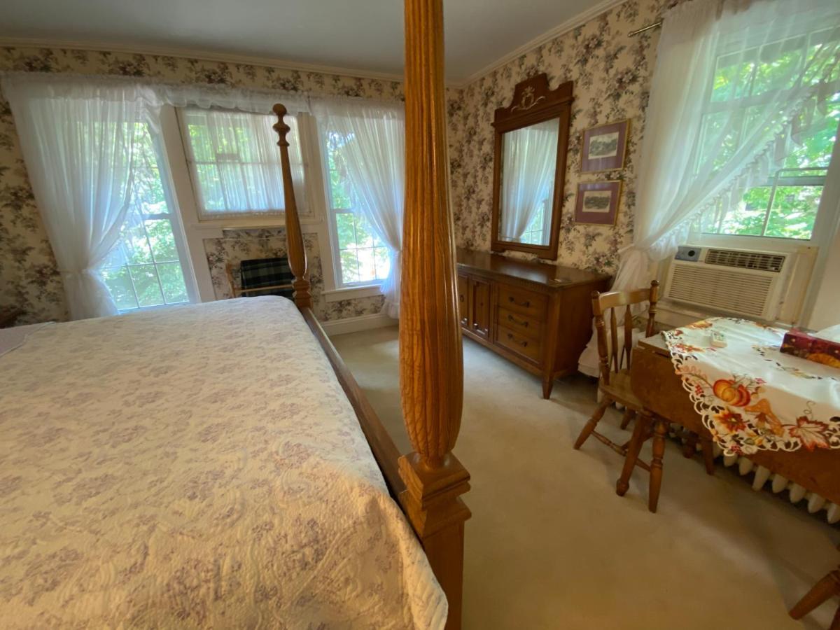 Bernard Gray Hall Bed And Breakfast ナイアガラオンザレイク エクステリア 写真