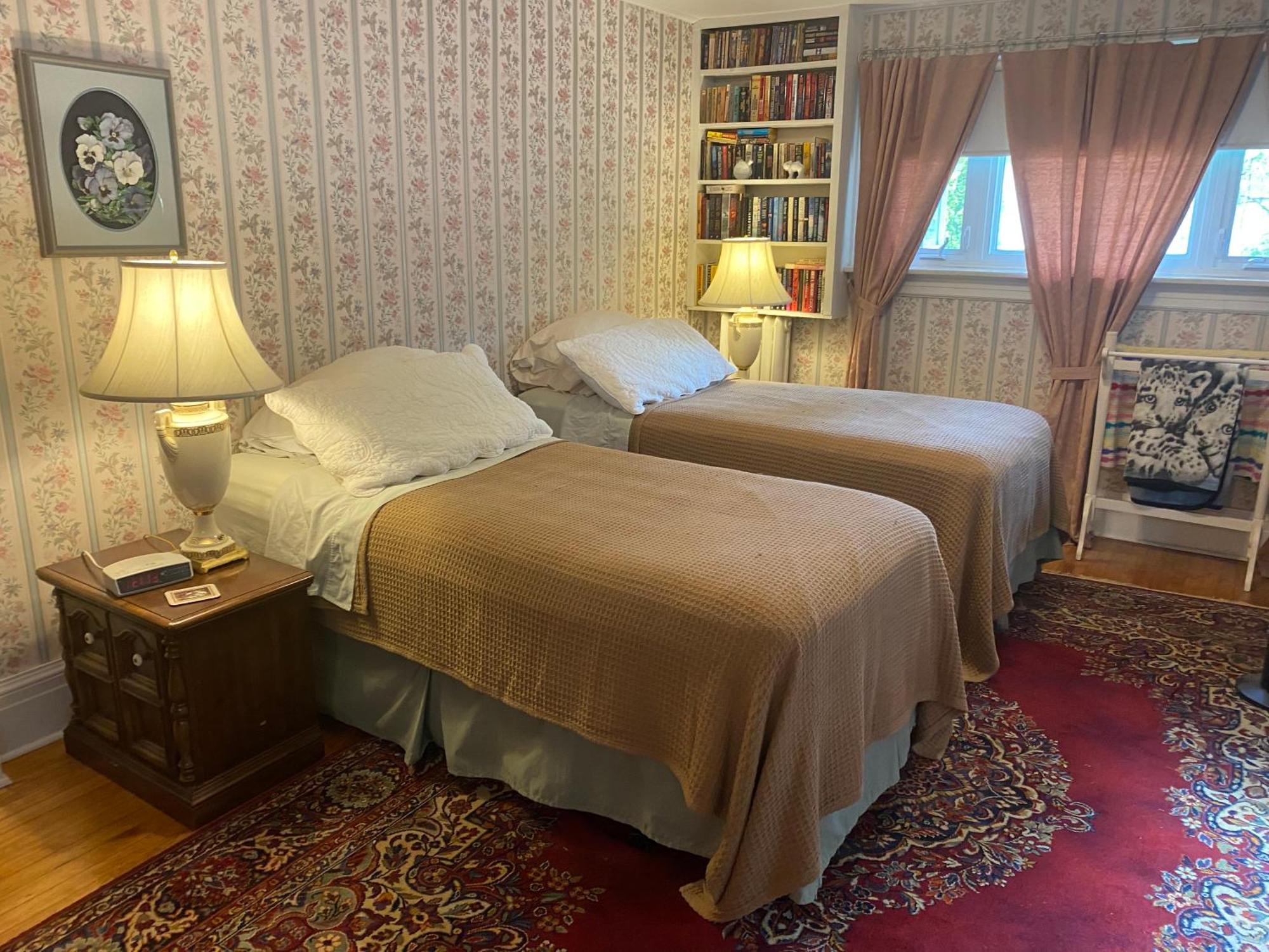 Bernard Gray Hall Bed And Breakfast ナイアガラオンザレイク エクステリア 写真