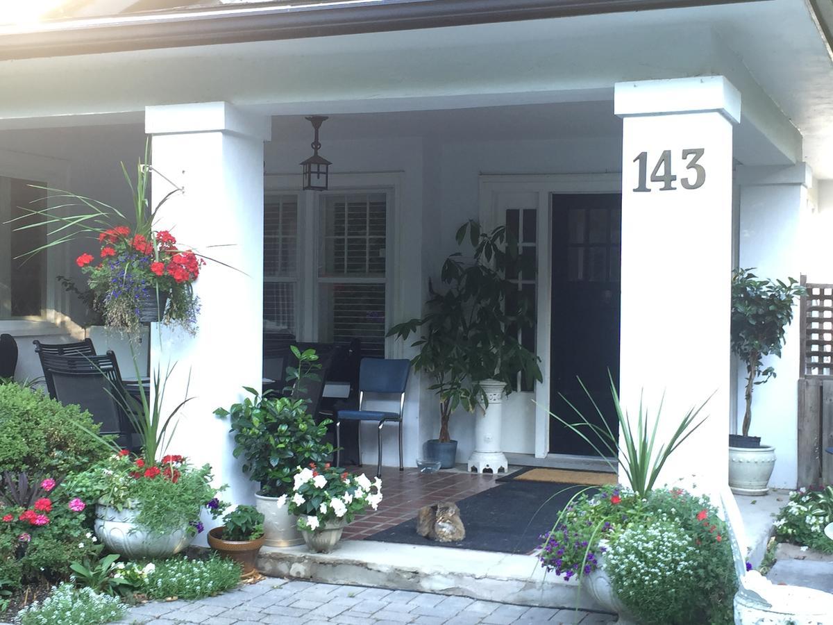 Bernard Gray Hall Bed And Breakfast ナイアガラオンザレイク エクステリア 写真